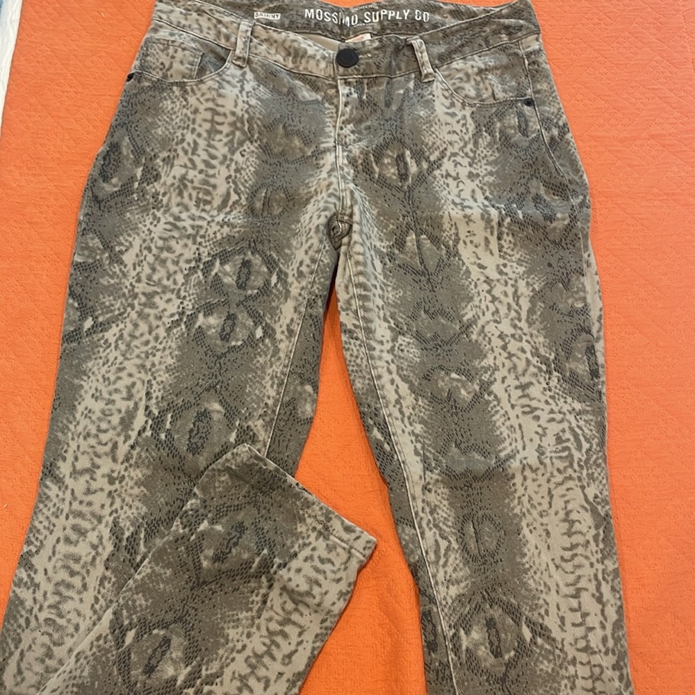 Animal Print Skinny Pants
